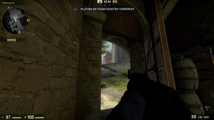 Wchodząc na środek mapy Terrorystów zawsze staraj się unikać wychodzenia na otwartą przestrzeń bez zasłony dymnej lub granatu błyskowo-hukowego - Cobblestone | Mapy Turniejowe | CS GO - CS GO - poradnik do gry