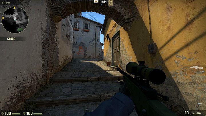 Jeśli udało Ci się sprawnie wyjść z punktu odrodzenia Terrorystów masz okazję przebiec w oznaczone miejsce i zając bardzo dobrą pozycję strzelecką na otwierający frag - Inferno | Mapy turniejowe | CS GO - CS GO - poradnik do gry