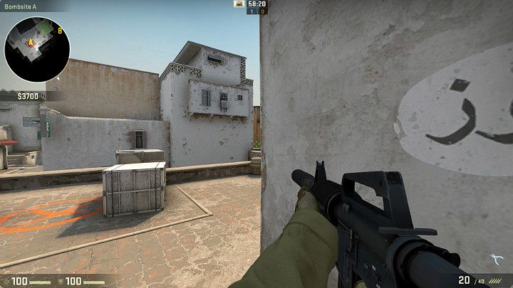 Chowając się za tą ścianą zajmiesz zdecydowanie lepszą pozycję, która pozwoli Ci na szybkie wycofanie się w bezpieczne miejsce, gdy zobaczysz większą ilość szturmujących przeciwników - Dust 2 | Mapy Turniejowe | CS GO - CS GO - poradnik do gry