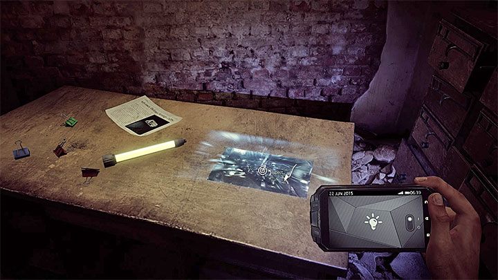 Dokończ podróż do ostatniego pomieszczenia, które poznasz po ustawionym na środku krześle - Eksploracja budynku B | Black | Opis przejścia Get Even - Get Even - poradnik do gry