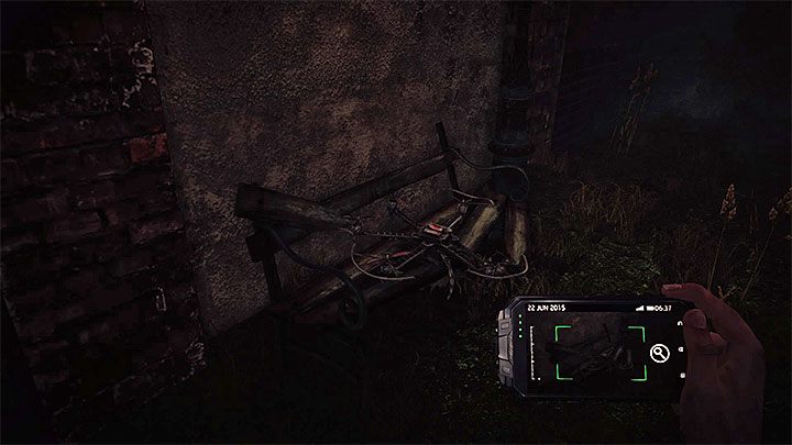 Po odczytaniu wiadomości nadesłanej na telefon (zawsze jest to opcjonalna czynność) wyrusz w stronę budynku B - Spotkanie w budynku B | Black | Opis przejścia Get Even - Get Even - poradnik do gry