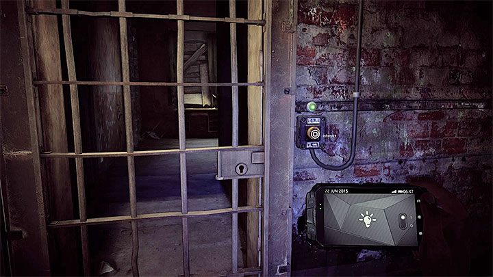 Przemierzaj budynek B aż dotrzesz do pokazanej na powyższym obrazku metalowej bramki - Jak rozwiązać zagadkę z bezpiecznikami w bloku B szpitala? | Get Even - Get Even - poradnik do gry