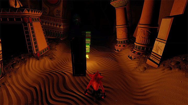 Tuż po minięciu niebieskiej platformy podczas podróżowania główną ścieżką dotrzesz do pokazanej na powyższym obrazku wieży ze skrzyń - Bug Lite | Crash Bandicoot 3 | Opis przejścia | Crash Bandicoot N. Sane Trilogy - Crash Bandicoot N. Sane Trilogy - poradnik do gry