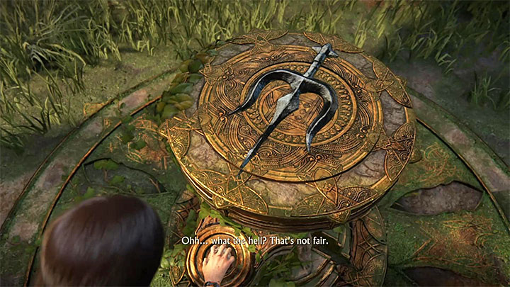 Za nowo odblokowanym przejściem są schody prowadzące na wzniesienie sąsiadujące z klifem - 4 - Zbadanie fortu Ganesha (trójząb) | Opis przejścia - Uncharted: Zaginione Dziedzictwo - poradnik do gry