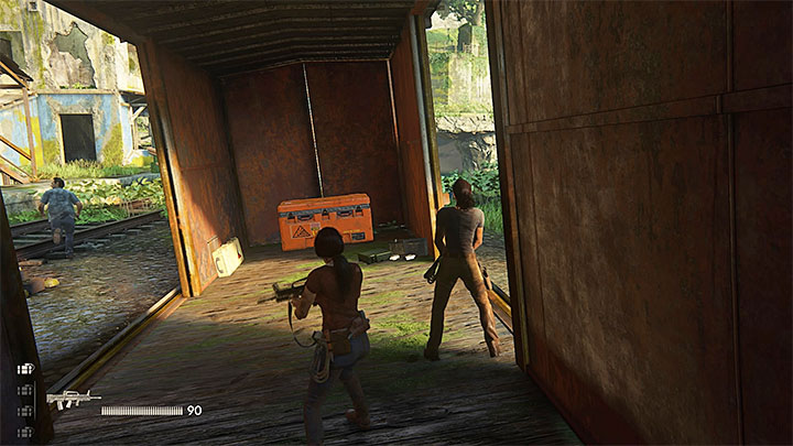 Do zniszczenia śmigłowca potrzebne ci będą dwie rakiety i wyrzutnie RPG odnajduje się w pomarańczowych skrzyniach rozlokowanych w różnych cżęsciach stacji (jest ich w sumie pięć) - Tuż pod nosem (Right Under Your Nose) | Poradnik do trofeów - Uncharted: Zaginione Dziedzictwo - poradnik do gry