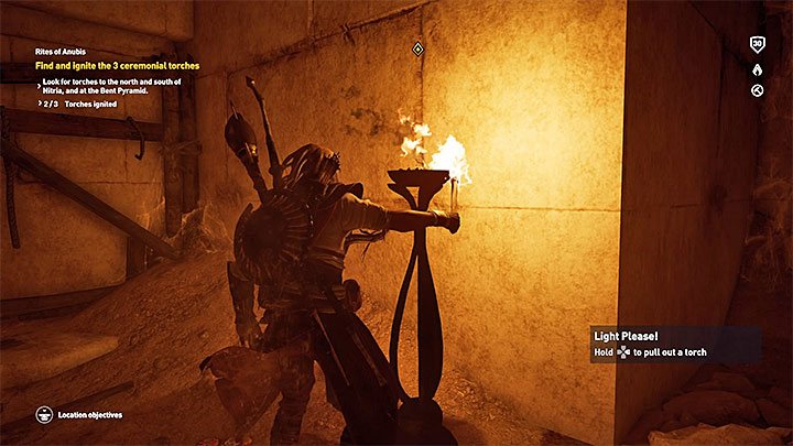 Wyjdź z piramidy tą samą drogą i teraz dla odmiany zajmij się zbadaniem jej zachodniej ściany (możesz to usprawnić wysyłając Senu na zwiad) - Sakkara Zadania poboczne, mapa questów | Solucja Assassins Creed Origins - Assassins Creed Origins - poradnik do gry