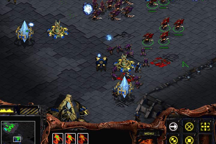 Duża grupa Zergów szybko upora się z wieżyczkami Protossów. - Misja 2 - Egression | Kampania Zergów | StarCraft Remastered - StarCraft: Remastered - poradnik do gry