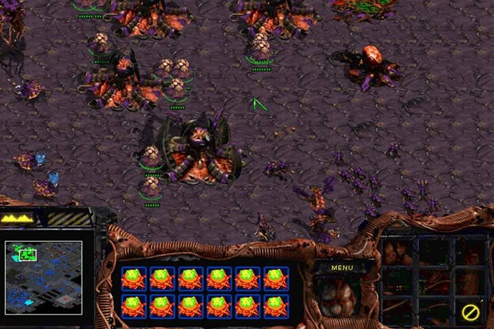 Większa ilość Hatchery usprawnia produkcję wojsk. Wystarczy zaznaczyć wszystkie larwy na ekranie, aby stworzyć pełną drużynę wojsk w krótkim czasie. - Jak grać Zergami? | StarCraft Remastered - StarCraft: Remastered - poradnik do gry