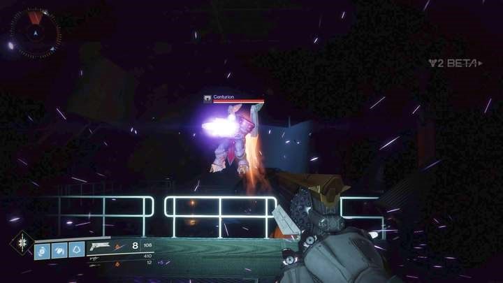 Centriuiona najłatwiej zbaić z góry, jak przestanie unosić się w powietrzu. - Destiny 2: Powrót do domu, Początek - solucja, opis przejścia - Destiny 2 - poradnik do gry