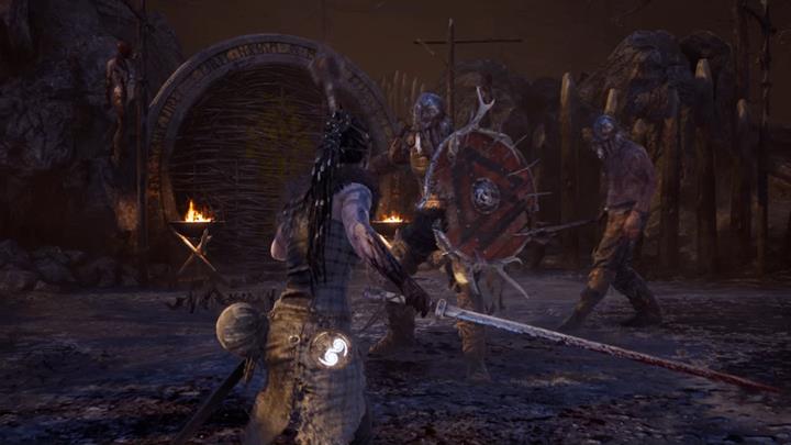 Kopniaki to najlepsze rozwiązanie w walce z wrogami z tarczami. - Hellblade Senuas Sacrifice: Pierwsze płomienne wrota, Siedziba Surta - Hellblade: Senuas Sacrifice - poradnik do gry