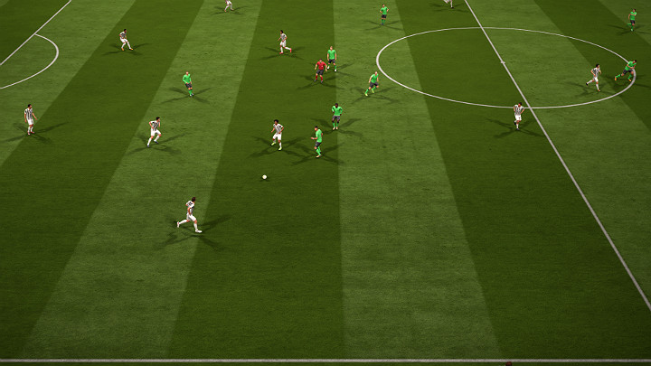 Krótkie podanie po ziemi wykorzystuje się przy wyprowadzaniu każdej akcji - Podania | Podstawowe zagrania | FIFA 18 - FIFA 18 - poradnik do gry