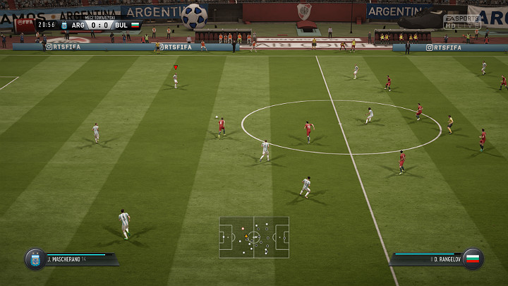 Długie podanie przeważnie wykorzystywane jest do przeniesienia ciężaru rozgrywania akcji na drugą stronę - Podania | Podstawowe zagrania | FIFA 18 - FIFA 18 - poradnik do gry