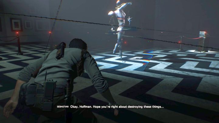 Musisz ominąć naelektryzowane linki, by dotrzeć do rzeźby. - Rozdział 7 - Pożądanie sztuki | Opis przejścia Evil Within 2 - Evil Within 2 - poradnik do gry