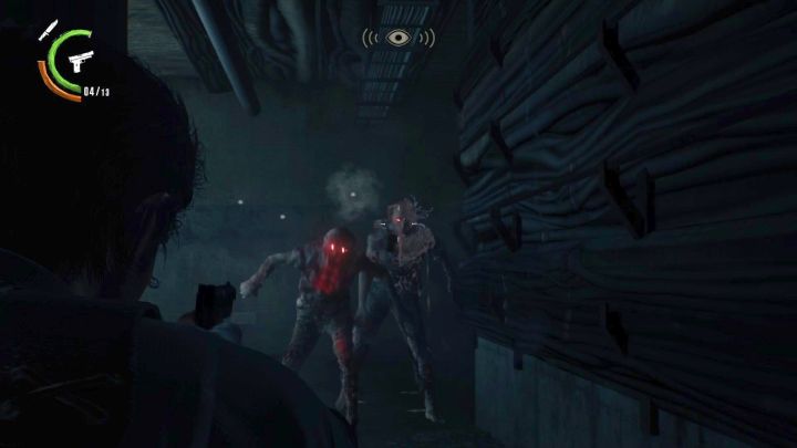 W korytarzu kryje się dwójka wrogów. - Rozdział 6 - Łowy | Opis przejścia Evil Within 2 - Evil Within 2 - poradnik do gry