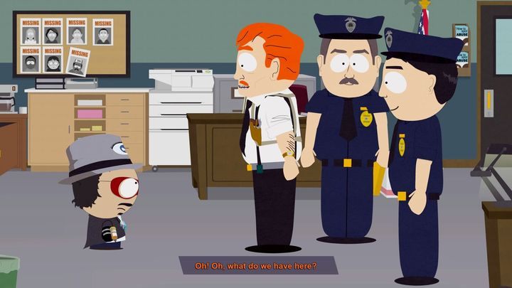 Porozmawiaj z sierżantem Yates na psoterunku, by rozpocząć zadanie - Operacja Bo tak, Ślepa sprawiedliwość | Solucja South Park Fractured But Whole - South Park: The Fractured But Whole - poradnik do gry