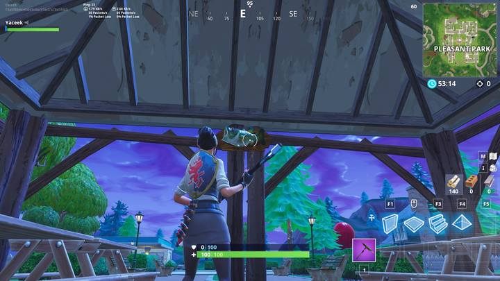 Trzecie trofeum znajduje się w centralnej części Parku Przyjemności - Wyzwanie - Zatańcz z trofeum wędkarskim - Fortnite: Battle Royale - poradnik do gry