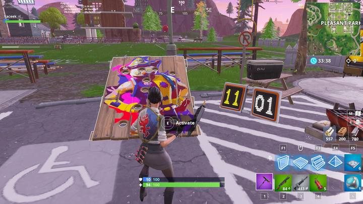 Druga plansza znajduje się obok stadionu w Parku Przyjemności - Wyzwanie - Osiągnij wynik na karnawałowych planszach klaunów - Fortnite: Battle Royale - poradnik do gry