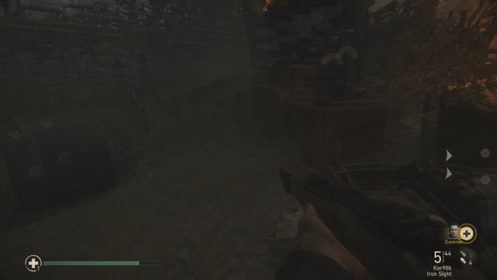 Na skrzyni widocznej na obrazku leży memento Rocket Blueprints - Call of Duty WW2: S.O.E. - Pamiątki, sekrety, znajdźki - Call of Duty: WW2 - poradnik do gry