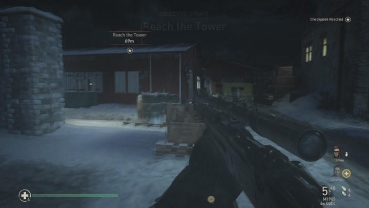 Podążaj za znacznikiem misji, aż dotrzesz do czerwonego budynku widocznego na powyższym obrazku - Call of Duty WW2: Zasadzka - Pamiątki, sekrety, znajdźki - Call of Duty: WW2 - poradnik do gry