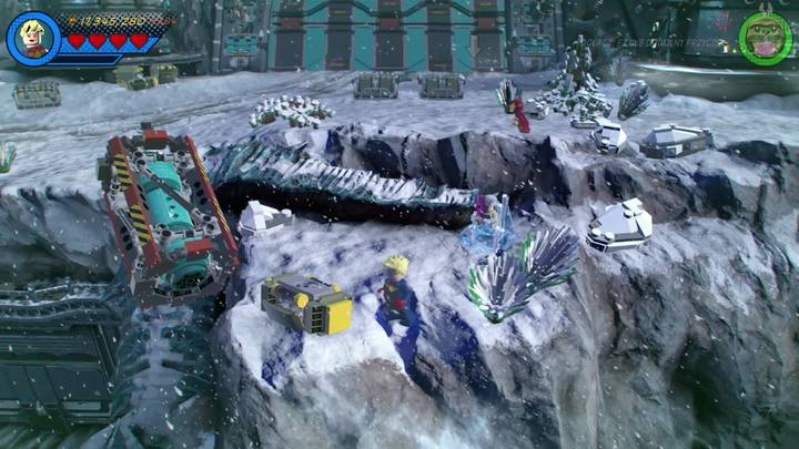 Zaraz przed placówką, w pierwszej części misji znajdziesz uwięzionego Stana Lee - Sekrety Misja 2 - Z Avengers dookoła świata | LEGO Marvel Super Heroes 2 - LEGO Marvel Super Heroes 2 - poradnik do gry