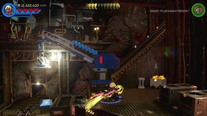 Trzeci wózek znajdziesz zaraz obok dźwigu, na małym balkonie - Sekrety Misja 4 - Małpie figle | LEGO Marvel Super Heroes 2 - LEGO Marvel Super Heroes 2 - poradnik do gry