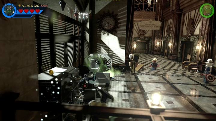 Podejdź do pokazanych na obrazku szafek i niszcz je korzystając z mocy Doktora Strange - Sekrety Misja 9 - Czarno na białym | LEGO Marvel Super Heroes 2 - LEGO Marvel Super Heroes 2 - poradnik do gry