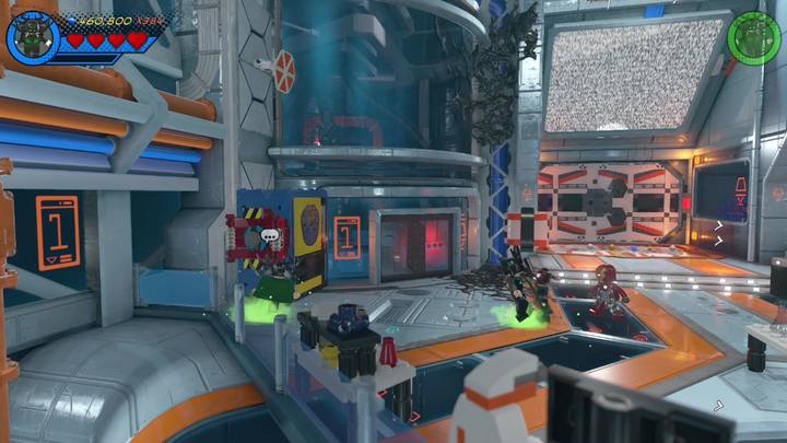 Pierwszy minizestaw znajduje się w pomieszczeniu po lewej stronie - Sekrety Misja 11 - Powrót do przyszłości | LEGO Marvel Super Heroes 2 - LEGO Marvel Super Heroes 2 - poradnik do gry