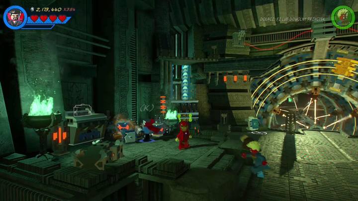 Podejdź do lewej strony i skorzystaj z mocy Doktora Strange, by przenieść wymagane przedmioty z pojemnika obok do maszyny - Sekrety Misja 14 - Halo, nie rób z tego halo | LEGO Marvel Super Heroes 2 - LEGO Marvel Super Heroes 2 - poradnik do gry