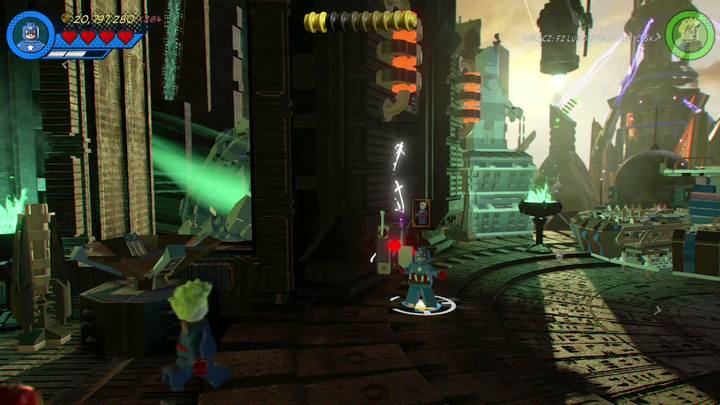 Podejdź do panelu sterowania obok i skorzystaj z niego jako Iron Man - Sekrety Misja 14 - Halo, nie rób z tego halo | LEGO Marvel Super Heroes 2 - LEGO Marvel Super Heroes 2 - poradnik do gry