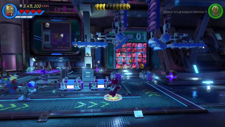 W miejscu pokazanym na obrazku zauważysz uwięzionego Stana Lee - Sekrety Misja 20 - Poza czasem | LEGO Marvel Super Heroes 2 - LEGO Marvel Super Heroes 2 - poradnik do gry