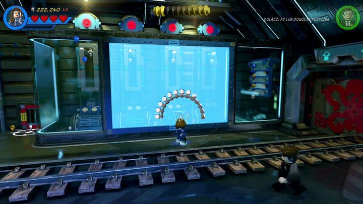Zmień teraz postać na Quake i podejdź do szklanej osłony widocznej na obrazku - Misja 2 - Symulowane sytuacje | Misje Gwenpool | Solucja - LEGO Marvel Super Heroes 2 - poradnik do gry