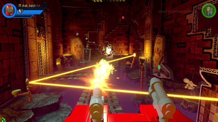 Podczas drogi przez kolejne lokacje testowym pojazdem usłyszysz Stana Lee - Misja 2 - Symulowane sytuacje | Misje Gwenpool | Solucja - LEGO Marvel Super Heroes 2 - poradnik do gry