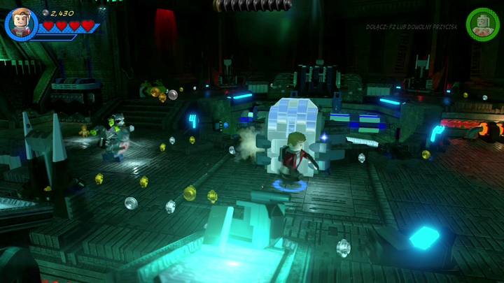 Na początek przejdź na środek lokacji (patrz obrazek) i zmień postać na Rocket Raccoona, by zniszczyć srebrną osłonę za pomocą ładunku wybuchowego - Misja 12 - Istny Kreezys | Solucja LEGO Marvel Super Heroes 2 - LEGO Marvel Super Heroes 2 - poradnik do gry