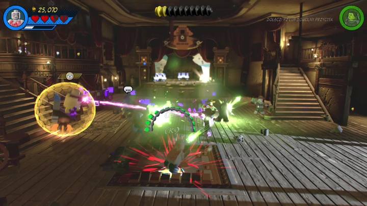 W momencie, w którym zauważysz jak MODOK chowa się za polem siłowym zmień postać na Draxa, wskocz na pokazane na obrazku miejsce i zniszcz pęknięte miejsce w podłodze - Misja 6 - O kurczę | Solucja LEGO Marvel Super Heroes 2 - LEGO Marvel Super Heroes 2 - poradnik do gry