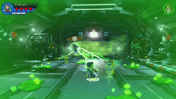 Po obezwładnieniu napromieniowanego Kapitana Ameryki rozpoczniesz walkę z bossem - Presence - Misja 2 - Z Avengers dookoła świata | Solucja LEGO Marvel Super Heroes 2 - LEGO Marvel Super Heroes 2 - poradnik do gry