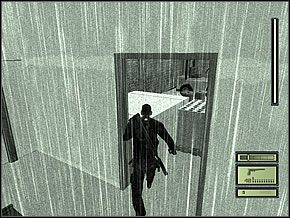 Zanim strażnik zdąży rozejrzeć się po okolicy, Ty masz być w środku i najlepiej wykonać przewrotkę, by znaleźć się szybciej w cieniu maszyny z lewej - Etap 3 | Kalinatek | Tom Clancys Splinter Cell - Tom Clancys Splinter Cell - poradnik do gry