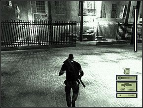 Trzymając się cienia, omiń trójkę strażników i wbiegnij w bramę na wprost - Etap 1 (1) | Chinese Ambassy | Tom Clancys Splinter Cell - Tom Clancys Splinter Cell - poradnik do gry