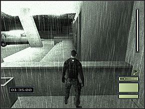 Uważaj szczególnie da dwójkę rozmawiających przy samochodzie ochroniarzy - Etap 1 | CIA HQ | Tom Clancys Splinter Cell - Tom Clancys Splinter Cell - poradnik do gry