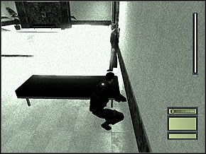 Zabierz ją i rzuć na środek sali, z jakiegoś dogodnego miejsca, by nie zostać zauważonym - Etap 1 | CIA HQ | Tom Clancys Splinter Cell - Tom Clancys Splinter Cell - poradnik do gry