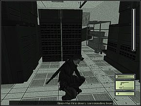 Przejdziesz nim do pokoiku z kilkoma kanapami z prawej oraz zamkniętymi drzwiami z lewej - Etap 1 | Kalinatek | Tom Clancys Splinter Cell - Tom Clancys Splinter Cell - poradnik do gry
