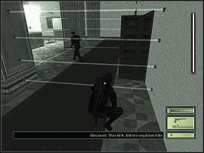 Gdy ostatni, czwarty wyjdzie i przejdzie koło Ciebie, ruszaj nie bacząc na lasery w stronę drzwi, nim te się zamkną - Etap 1 (2) | Presidental Palace | Tom Clancys Splinter Cell - Tom Clancys Splinter Cell - poradnik do gry