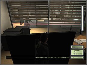 Zabierz leżącą na biurku puszkę - Etap 2 (3) | Kalinatek | Tom Clancys Splinter Cell - Tom Clancys Splinter Cell - poradnik do gry