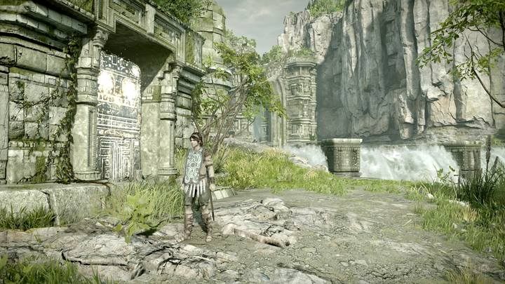 Łatwo jest pominąć jeden z ołtarzy przy wodospadach, niedaleko kolosa 12 - Ataki czasowe i Przedmioty w Shadow of the Colossus - Shadow of the Colossus - poradnik do gry