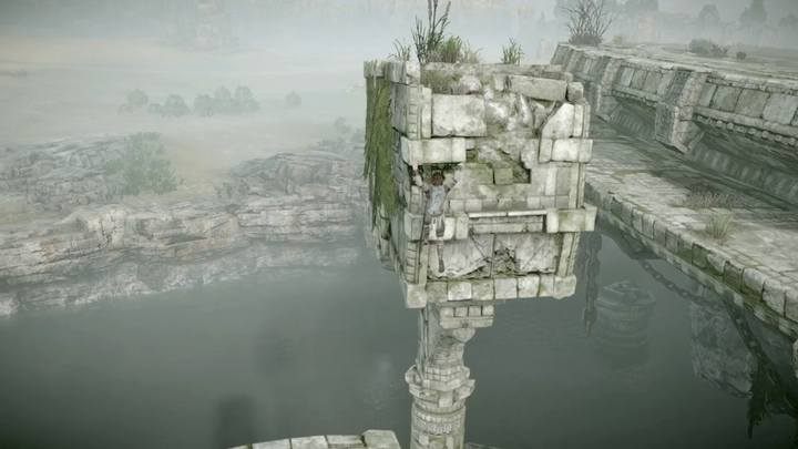 Przeskocz na wystający fragment filaru, by przedostać się na arenę - Kolos 3 - Gaius | Solucja Shadow of the Colossus - Shadow of the Colossus - poradnik do gry