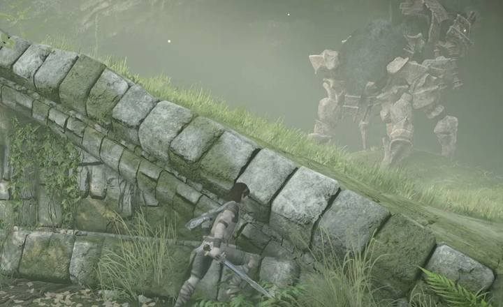 Zaczekaj na odpowiedni moment nie wychylając się zza ścianki... - Kolos 4 - Phaedra | Solucja dla Shadow of the Colossus - Shadow of the Colossus - poradnik do gry
