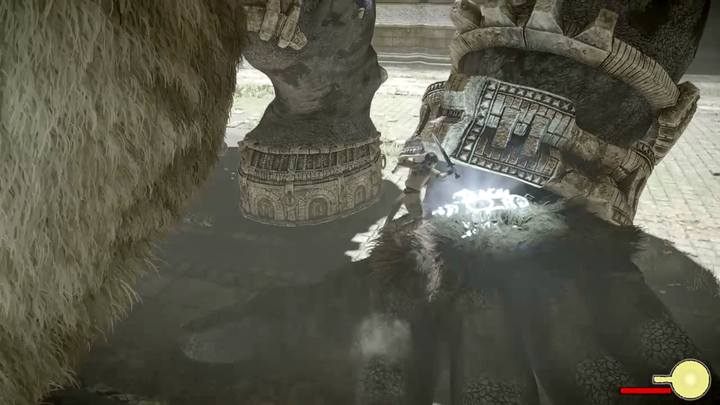 Na rękę kolosa wskoczysz, gdy będzie się na niej opierał przy kucaniu - Kolos 6 - Barba | Solucja Shadow of the Colossus - Shadow of the Colossus - poradnik do gry