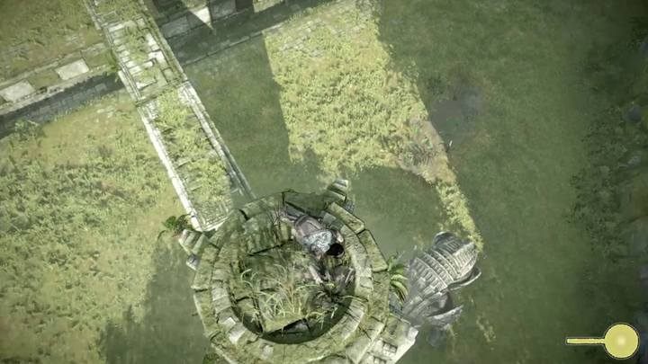 Będąc na wieży lepiej przykucnij, aby uderzenie w nią nie zrzuciło cię na ziemię - Kolos 14 - Cenobia | Solucja Shadow of the Colossus - Shadow of the Colossus - poradnik do gry