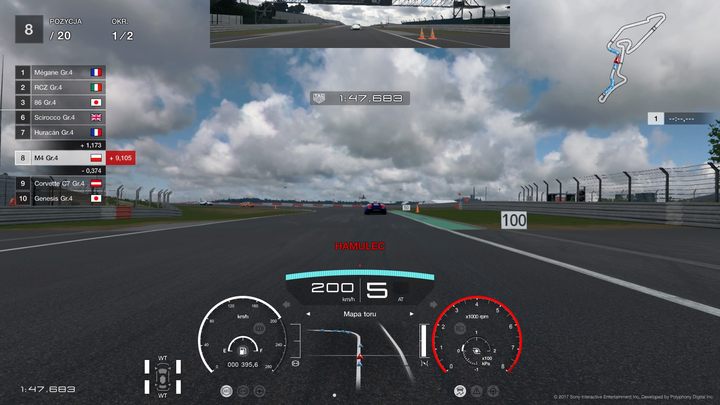 Widok ze zderzaka nie blokuje HUDa, ale nie widać co jest po bokach i ja biegnie zakręt na płaskim torze. - Widok i kamera w Gran Turismo Sport? - Gran Turismo Sport - poradnik do gry
