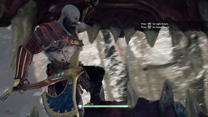 Starcie należy rozpocząć od wyruszenia w stronę smoka i wskoczenia na jego grzbiet - God of War: Smok z Wnętrza Góry - God Of War - poradnik do gry