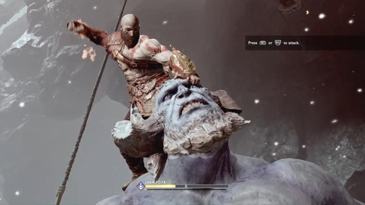 Walka z trollem jest podobna do poprzednich - musisz postawić na uniki i czekać, aż wróg się zamachnie, by go zaatakować - God Of War: Wnętrze Góry - solucja, opis przejścia - God Of War - poradnik do gry